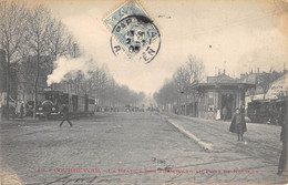 CPA 92 COURBEVOIE LA STATION DES TRAMWAYS AU PONT DE NEUILLY (TRAIN - Autres & Non Classés