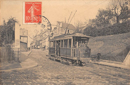 CPA 92 COURBEVOIE STATION DES TRAMWAYS RUE DE L'HOTEL DE VILLE (TRAMWAY - Andere & Zonder Classificatie