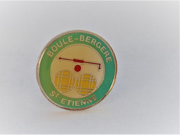 PINS PETANQUE BOULE-BERGERE ST ETIENNE 42 LOIRE / 33NAT - Petanca