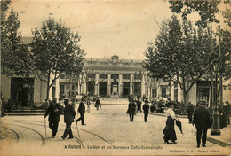 Avignon * La Gare Et Les Nouveaux Cafés Restaurants * Rue Place - Avignon