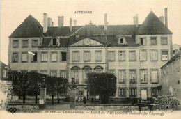 Combronde * Vue Sur L'hôtel De Ville * Mairie * Ancien Château De Capony - Combronde