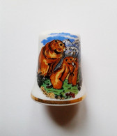 Dé à Coudre Porcelaine Liseré Or St Sorlin D'Arves Marmottes - Fève - Thimbles