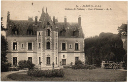 Indre Et Loire : BLERE : Château De Fontenay - Cour D'honneur : Animée - Automobile - Personnages - Bléré