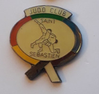 SP312 Pin's Judo Club Saint-Sébastien-sur-Loire Loire-Atlantique  Achat Immédiat - Judo