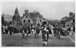 ROYAUME UNI THE PIPE BAND MAIN STREET PITLOCHRY - Perthshire