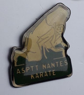 SP332 Pin's JUDO Karaté ASPTT NANTES Loire Atlantique Achat Immédiat - Judo