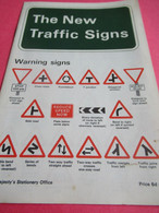 The NEW TRAFFIC SIGNS/ Her Majesty's Stationery Ministry Of Transport/ 1964           AC181 - Automobili