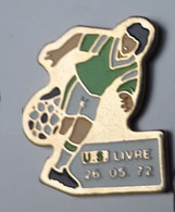 SP327 Pin's FOOT Football US Livré-la-Touche Mayenne Achat Immédiat - Football