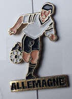 SP333 Pin's FOOT Football Joueur Allemand Germany Deutschland Deutsche Fußballnational Mannschaft Achat Immédiat - Football