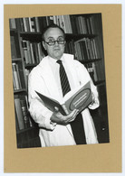 Le Professeur ANDRE SUREAU  Spécialiste De La Fécondation In-vitro à  BEAUDELOQUE  En 1982 - Identified Persons