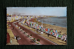 Les Sables D'Olonne : Le Remblai Et La Plage - Sables D'Olonne