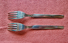 Lot De 2 Jolies Fourchettes Metal U.T.A. Airlines - Cutlery