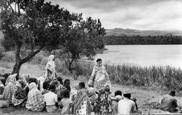 Diego Suarez - Danses Au Cours D'un Sacrifice Au Lac Sacré D ' Anivorano - Madagascar