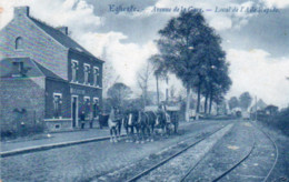 Eghezée  Avenue De La Gare  Local De L'aile Rapide Carte Bleue Attelage Rails Du Tram Avec Tram à L'arrière Plan Voyagé - Eghezée