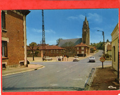 BUCQUOY - Le Carrefour Et La Place De L'Eglise - Vieilles Voitures Citroën Ami 8 - Renault 12 - 4L  - - Other & Unclassified