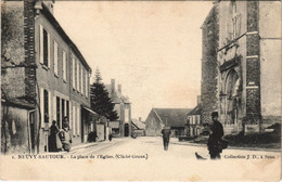 CPA NEUVY SAUTOUR Place De L'Eglise (49057) - Neuvy Sautour