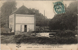 CPA VERON La Fontaine Et Le Moulin (49237) - Veron