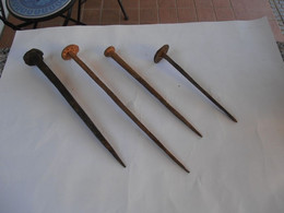 ANTICHI CHIODI FORGIATI A MANO - VARIE EPOCHE - Primitive Kunst