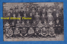 CPA Photo - BENFELD Ou Environs ( Bas Rhin ) - Groupe De Garçon écolier Avec Casquette D' école - Instituteur Alsace - Benfeld