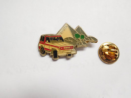 Beau Pin's , Auto 4x4 Toyota , Pyramide - Toyota