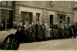 La Mothe Montravel * Carte Photo * Marchand De Vin Du Village * Les Employés Ouvriers * Débitant - Autres & Non Classés