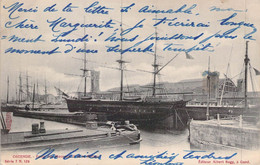 CPA Précurseur - BELGIQUE - OOSTENDE - Ecole Des Mousses II Et La Station - Bateau - Quai - Dos Non Divisé - Oostende