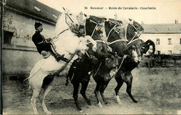 Saumur * école De Cavalerie * Haras Chevaux * Une Courbette * Militaria - Saumur