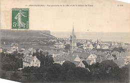 Arromanches           14        Vue Générale De La Ville Et De La Falaise De Tracy     (voir Scan) - Arromanches