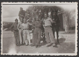 Foto Achilles 8,5 X 6 Cm Grupo De Militares * Quartel De Paço D'Arcos 1952 * Militaires * Lisbonne * Portugal - Guerra, Militares