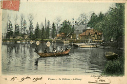 Flers * Vue Sur Le Château Et L'étang * Balade En Barque - Flers