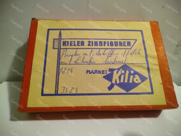 Box With 44 KIELER ZINNFIGUREN Marke: KILIA. Molard Jouets / Geneve Switzerland. - Zinnsoldaten