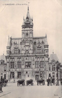 CPA - 60 - COMPIEGNE - L'hotel De Ville - Animée - Calèches - Cheval - Blason - Compiegne