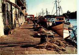 Agde * Vue Sur Le Port Et Les Quais * Bateaux - Agde