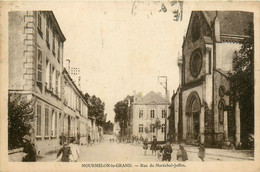 Mourmelon Le Grand * La Rue Du Maréchal Joffre * Villageois - Mourmelon Le Grand