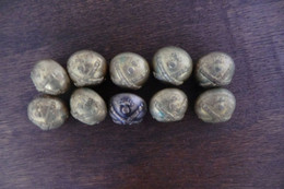 Lot De 10  Boutons Ancien Militaire - G. & Cie Paris (20 Mm) GRENADE & CANON CROISÉ - 2 Sont Pas De Marque Au Rever - Boutons