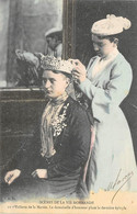 Bayeux        14       Toilette De La Mariée. La Demoiselle D'honneur....    (voir Scan) - Bayeux