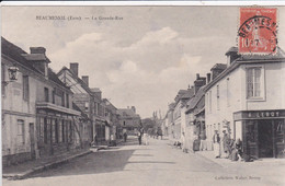 Delcampe - 27 BEAUMESNIL  La Grande Rue , Commerce Leroy Avec Personnel Sur Pas De Porte - Beaumesnil