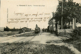 Corseul * Intérieur De La Gare Du Village * Train Locomotive * Ligne Chemin De Fer * Passage à Niveau - Sonstige & Ohne Zuordnung