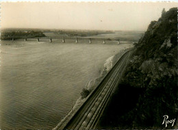 Mauves Sur Loire * Vue Sur La Loire Et Le Pont , Prise Des Côteaux * Ligne Chemin De Fer - Mauves-sur-Loire