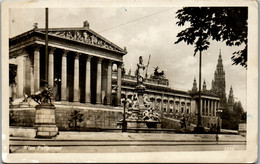 35660 - Wien - Parlament - Gelaufen - Ringstrasse