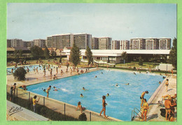 A187   CPA   GRIGNY  2  (Essonne) La Piscine   ++++ - Grigny