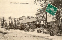 Loudéac * Avenue De La Gare * école Primaire Supérieure Des Garçons * Attelage - Loudéac