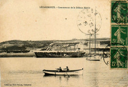 Lézardrieux * Le Casernement De La Défense Mobile * Militaria * Bateau - Autres & Non Classés