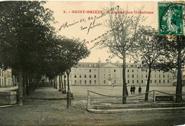 St Brieuc * Vue Sur La Caserne Militaire Des Ursulines * La Place D'armes - Saint-Brieuc