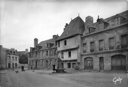 29-CONCARNEAU- VIEILLE PLACE DANS LA VILLE CLOSE PLACE SAINT-GUENOLE - Concarneau