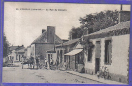 Carte Postale 44. Frossay  La Rue Du Calvaire    Très Beau Plan - Frossay