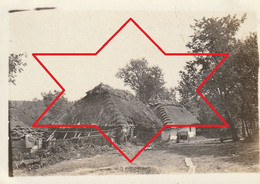 Photo Juin 1917 NUSZCZE (Nyshche, Shtetl, Zboriv, Ternopil Oblast, Galizien) - Une Vue (A241, Ww1, Wk 1) - Ukraine