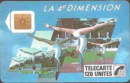 F0037 120 La 4e Dimension Femmes ( Batch: 1010) USED - 1988