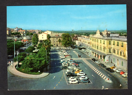 Italie - Sardègne - SASSARI - Place De La Gare ( Piazza Della Stazione FF. SS. ) (Fotocolor N° 2804) Nombreuses Voitures - Sassari