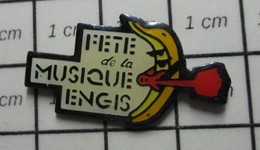 3119 Pin's Pins / Beau Et Rare / THEME : MUSIQUE / FETE DE LA MUSIQUE ENGIS Région Wallonne Dans La Province De Liège, - Musique